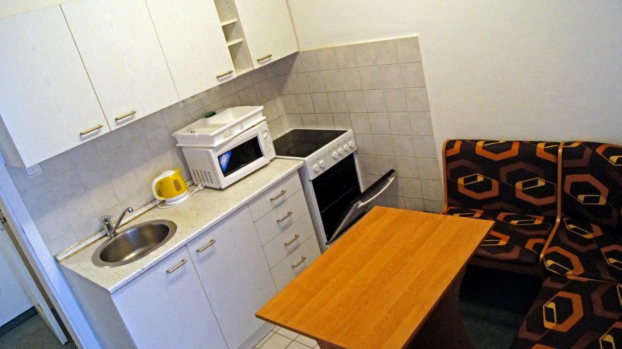 Km House Cerny Most Hostel Praha Bagian luar foto