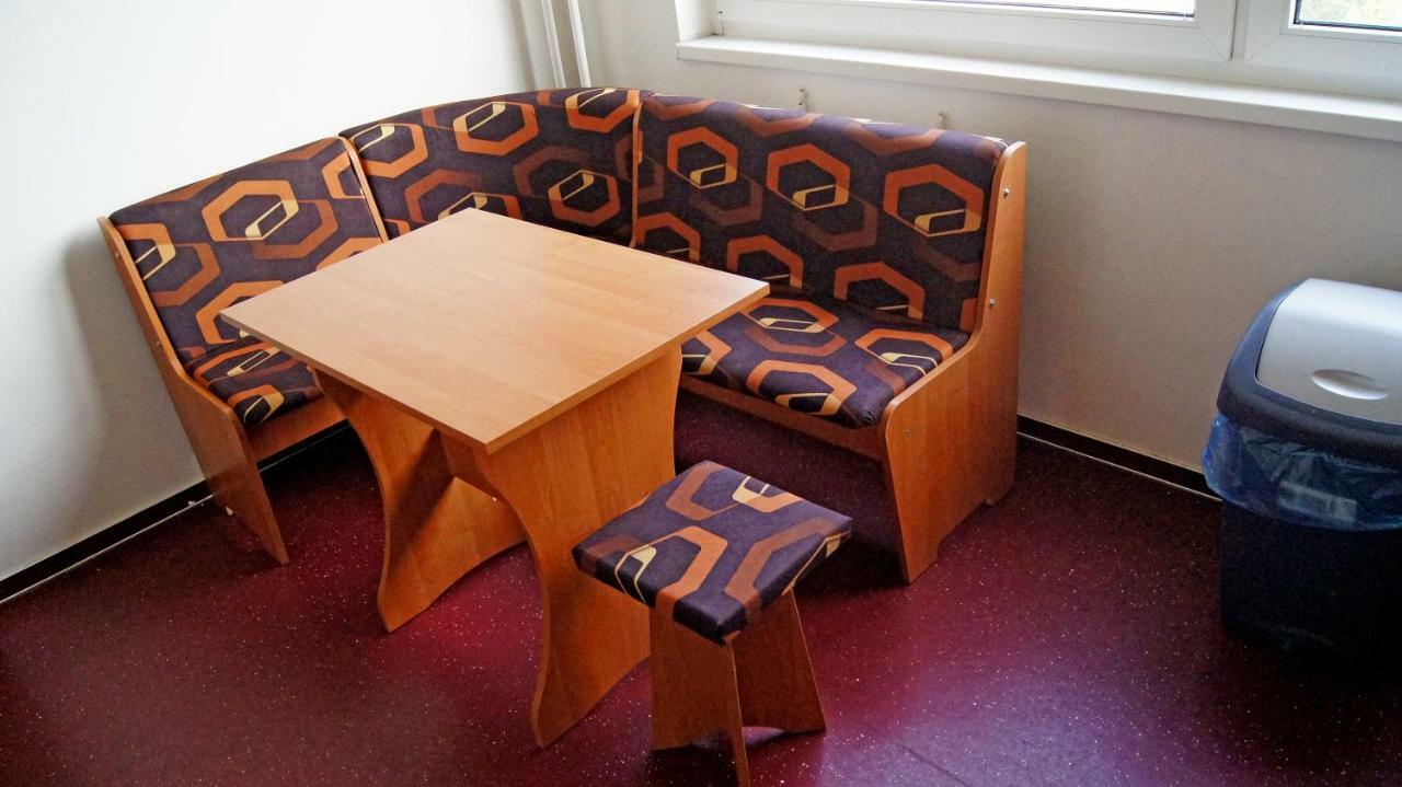 Km House Cerny Most Hostel Praha Bagian luar foto